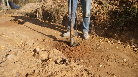 Пробиване на отвори за ограда